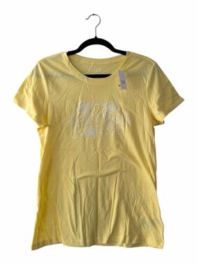 GAP Women's Yellow Floral Logo Tee Size Medium NEW Short Sleeves Graphic T Shirt